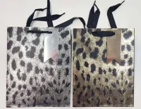 Пакет подар.бум.с руч18*23*10 с металл. тиснением (480шт/12) L6025 Разноцветный - фото