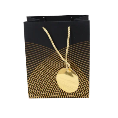 Пакет подарочный бумажный с ручками 18*32*10, арт. L357 Люкс c тиснением  - фото