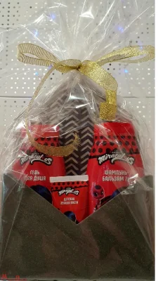 Подарочный набор "Леди Баг" 6 пред.( гель/душа, зуб.паста, шмпунь, кристаллы/ванны, бокс)  - фото