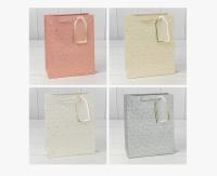 Пакет подарочный бумажный с ручками 18*23*10, арт. L3010 Люкс, Цветы с тиснением Микс - фото